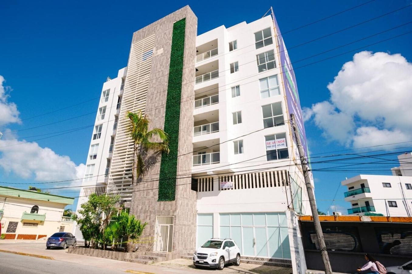 Large One-bedroom Near Isla Mujeres Ferry Cancun